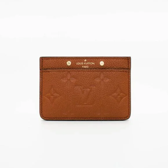 Giveaway Winner: @filomenad – Louis Vuitton Card Holder - Picture 1 of 4